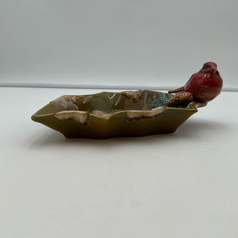 Tii Collections Ceramic Tree With Cardinal Plate